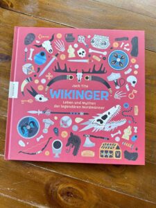 Dunkelrot Rezi das Leben der Wikinger. Ein illustriertes Kinderbuch.