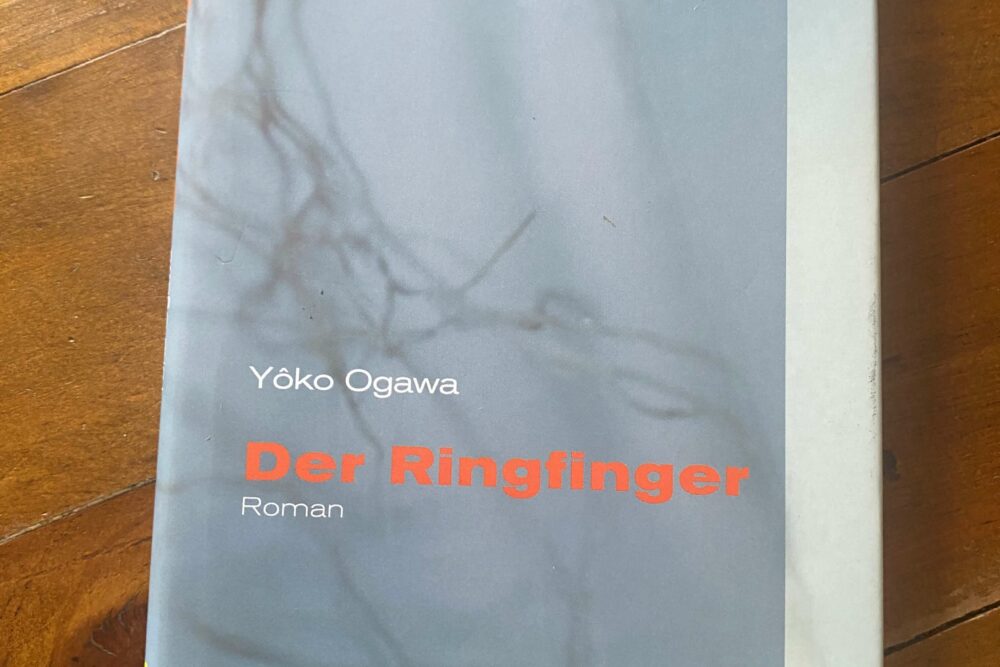 Der Ringfinger von Yoko Ogawa: Buchcover