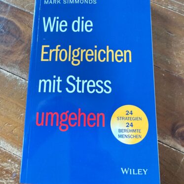 Wie die Erfolgreichen mit Stress umgehen von Mark Sommonds Rezi auf dunkelrot.de