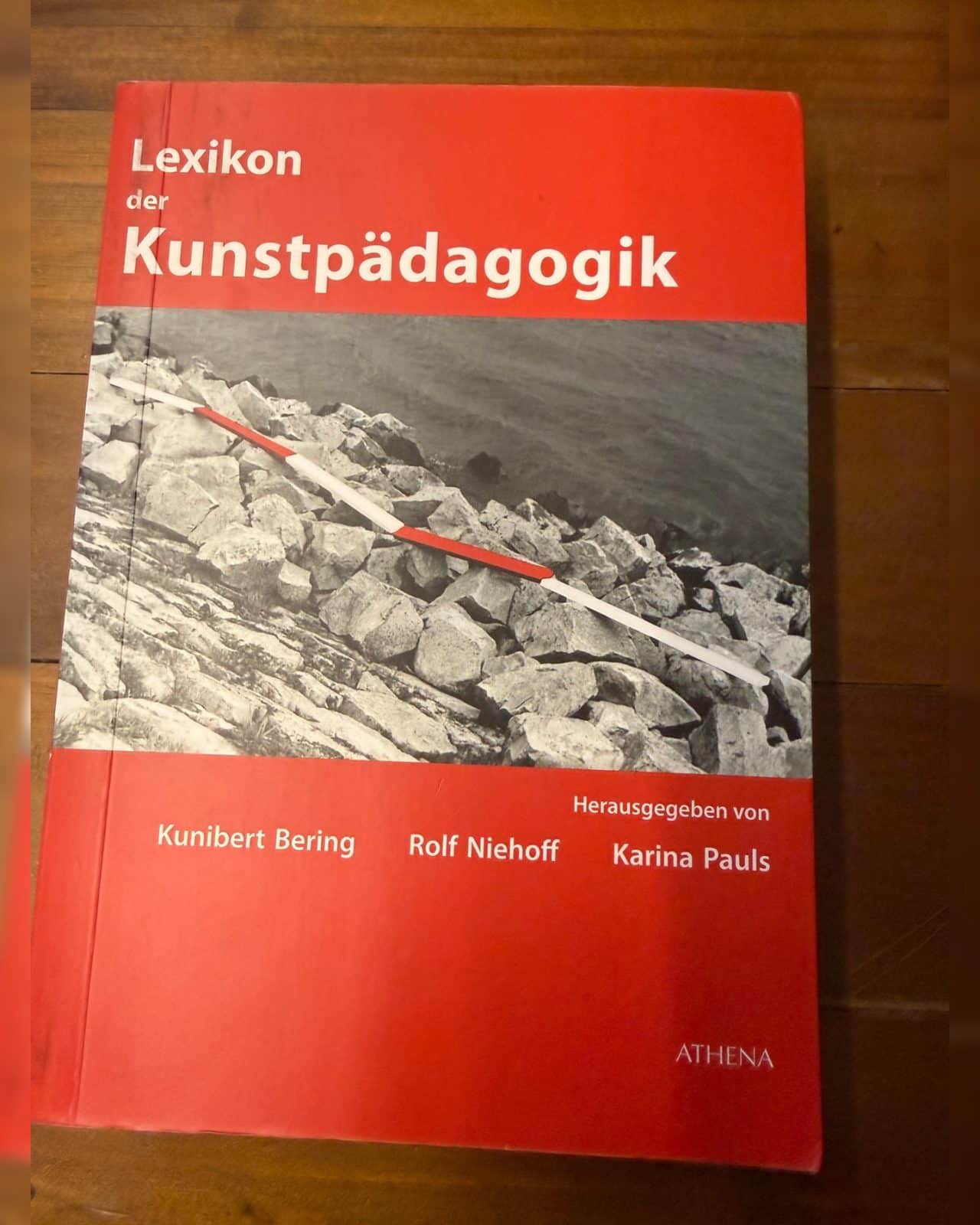 Lexikon der Kunstpädagogik Rezension: Cover des Nachschlagewerks